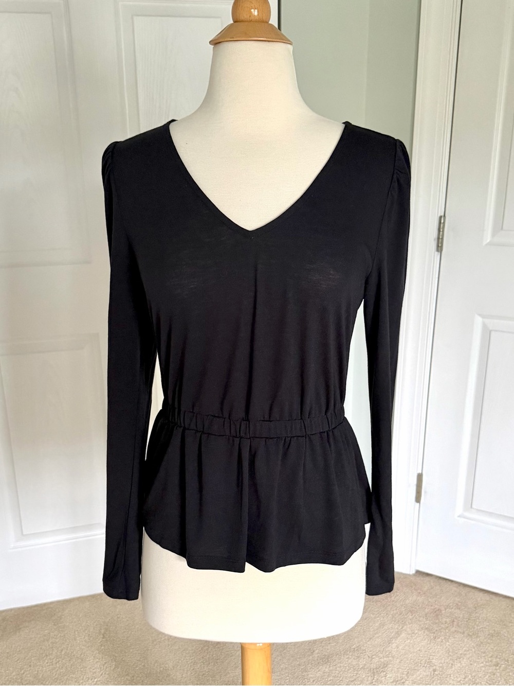 Ann Taylor Black V-Neck Long Sleeve Top with Waist Tie